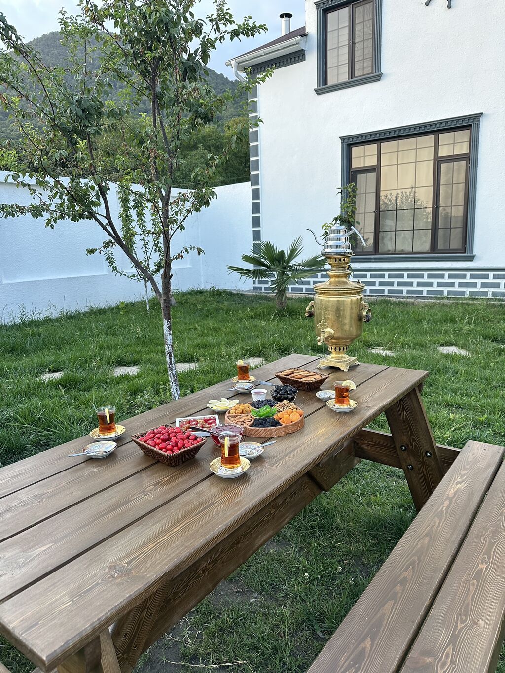 240 kv. m, 5 otaqlı, Kombi, Qaz, İşıq