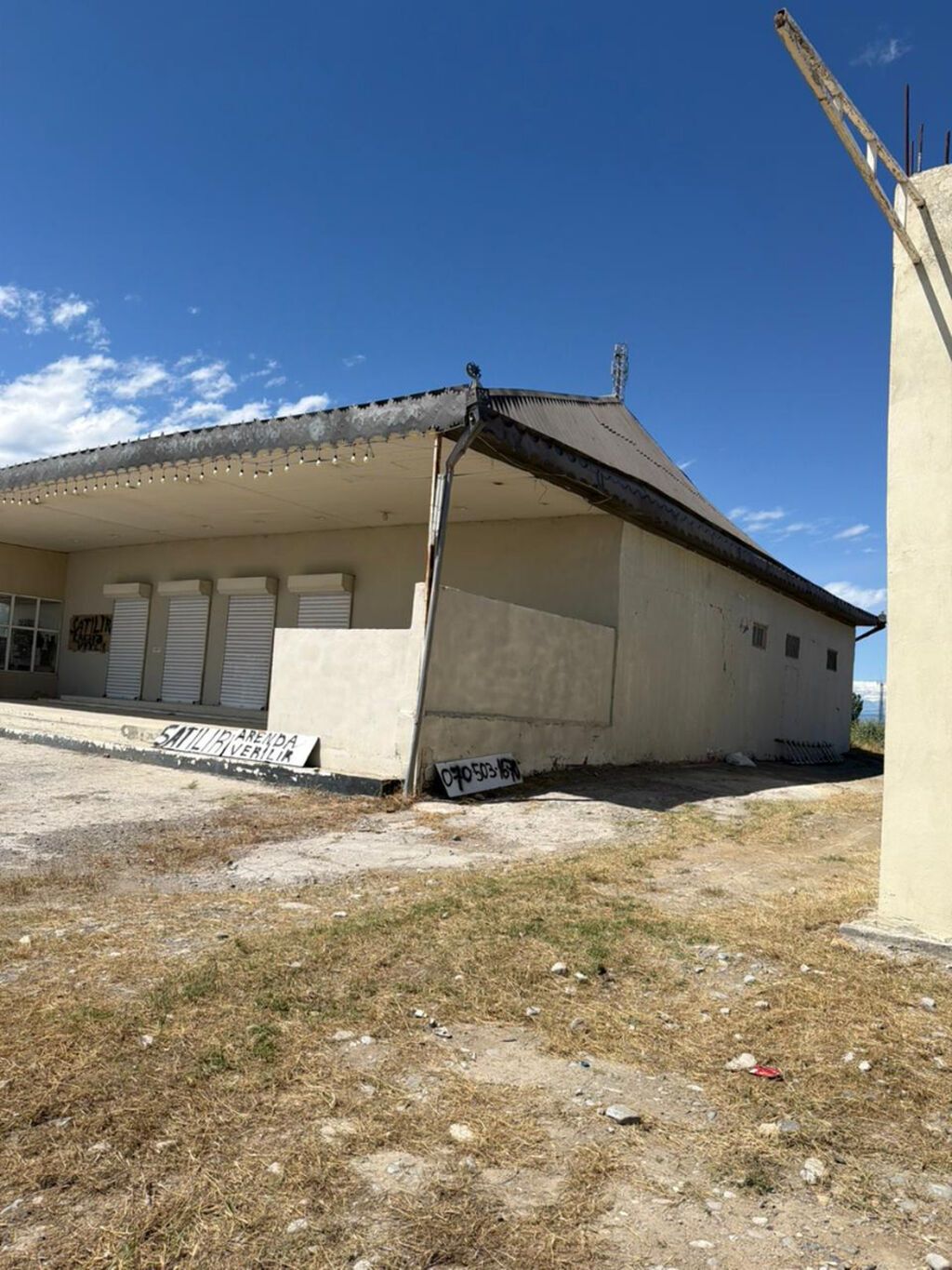 Bakı-Qazax magistralında TƏCİLİ! Sənədli, yol kənarı 286 m² universal