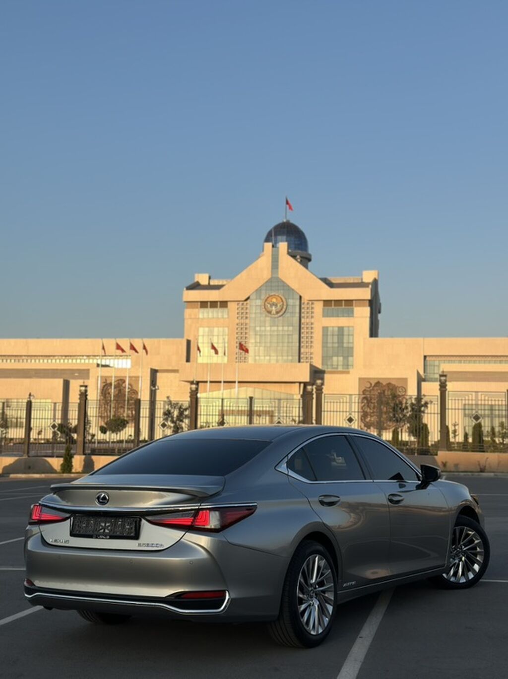 Lexus ES: 2021 г., 2.5 л, Автомат, Гибрид, Седан: фото 6