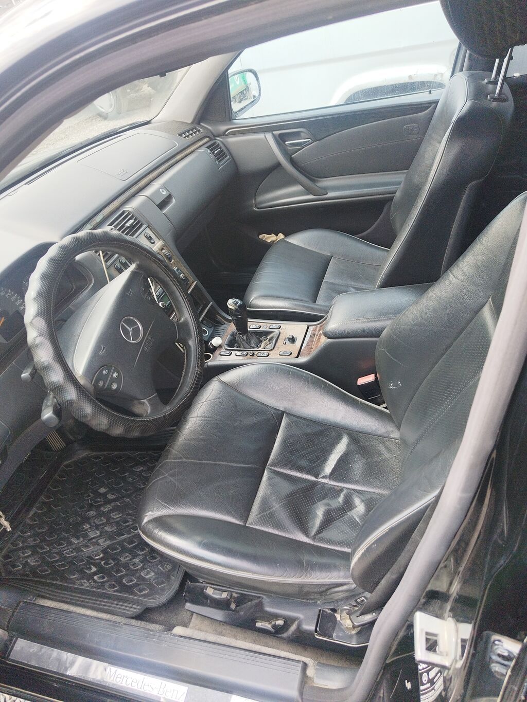 Mercedes-Benz 220: 2002 г., 2.2 л, Механика, Дизель, Универсал: фото 2