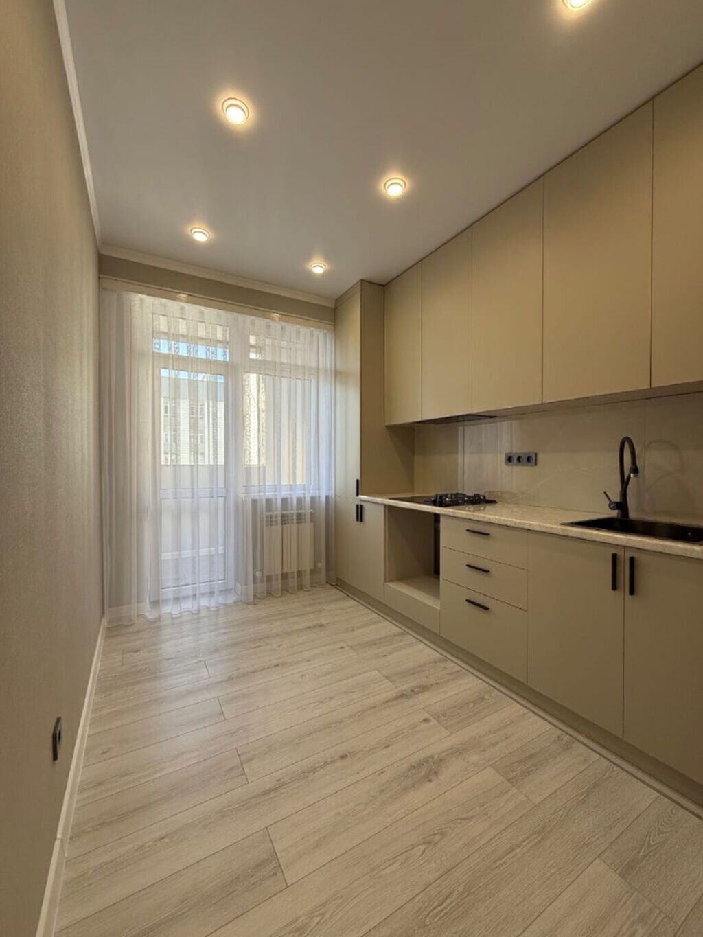 Продам 2-комн. квартиру 76 м², ЖК Кремлевский, 10 этаж: фото 3