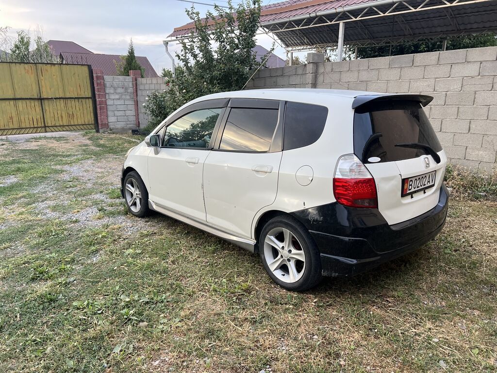 Honda Fit: 2004 г., 1.3 л, Вариатор, Бензин, Хэтчбэк: фото 4
