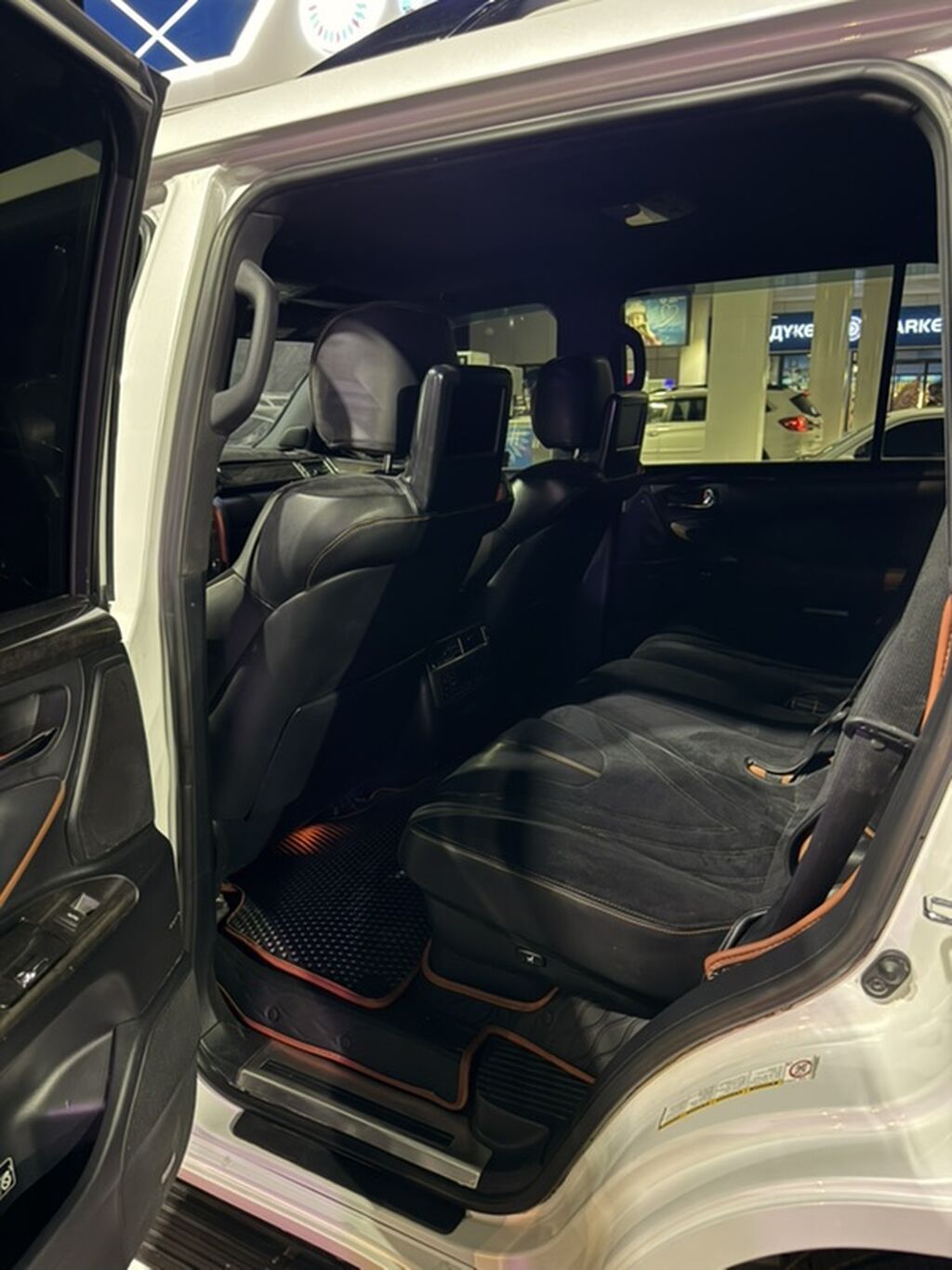 Lexus LX: 2015 г., 5.7 л, Автомат, Бензин, Внедорожник: фото 7