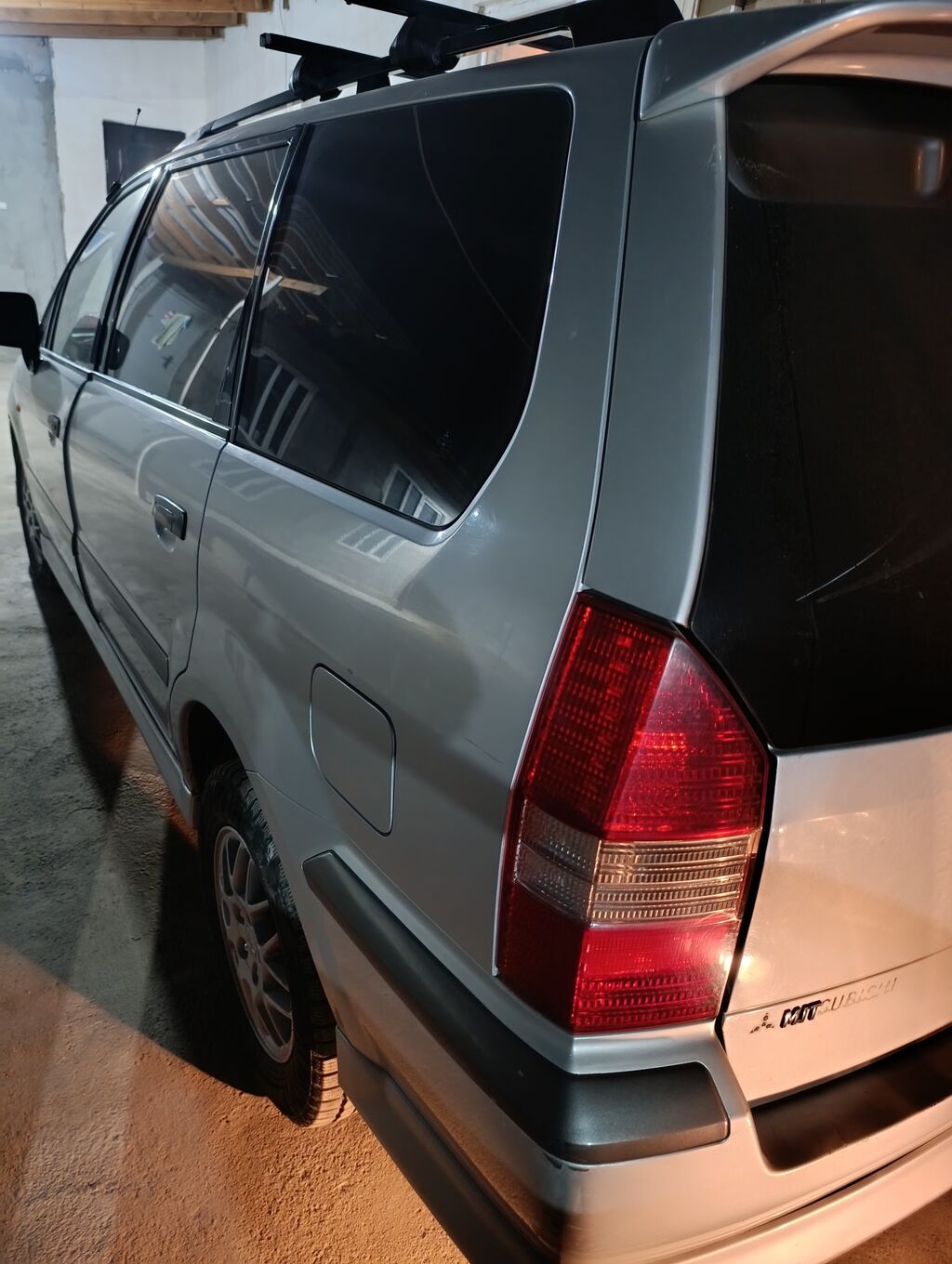 Mitsubishi Space Wagon: 2001 г., 2.4 л, Механика, Бензин, Универсал: фото 4
