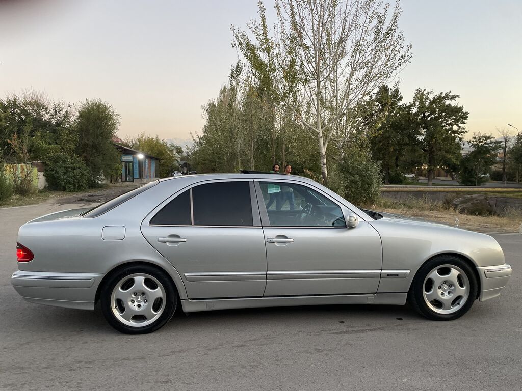Mercedes-Benz E-Class: 2001 г., 4.3 л, Типтроник, Бензин, Седан: фото 6