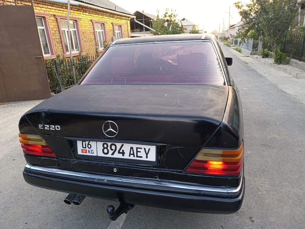 Mercedes-Benz W124: 1992 г., 2 л, Механика, Бензин, Седан: фото 2
