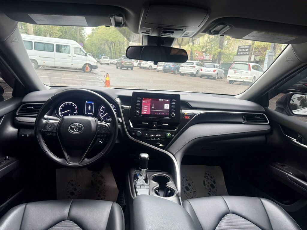 Toyota Camry: 2022 г., 2.5 л, Автомат, Бензин, Седан: фото 4