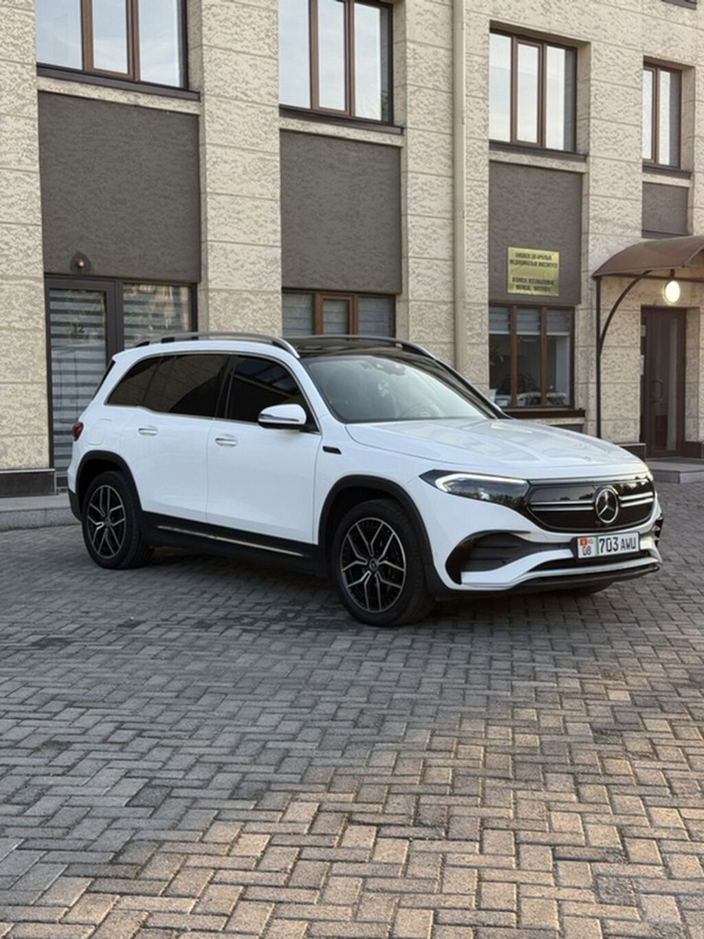 Mercedes-Benz EQA: 2022 г., Автомат, Электромобиль, Кроссовер: фото 4