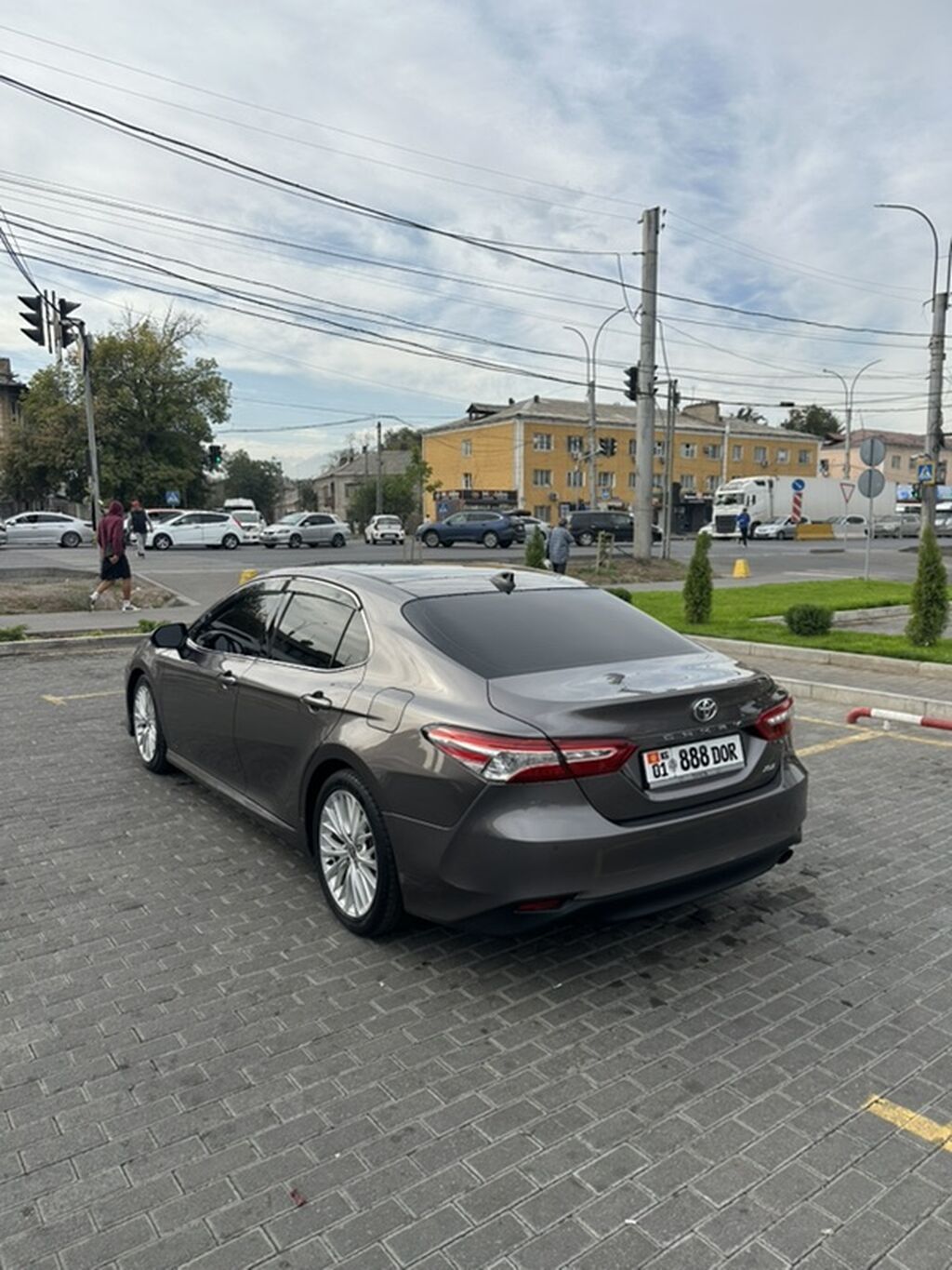 Toyota Camry: 2020 г., 2.5 л, Автомат, Бензин, Седан: фото 4