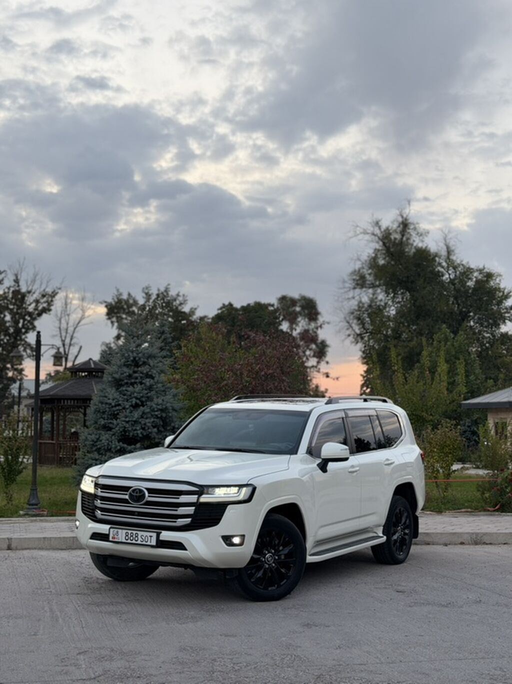 Toyota Land Cruiser: 2022 г., 3.5 л, Автомат, Бензин, Внедорожник: фото 5