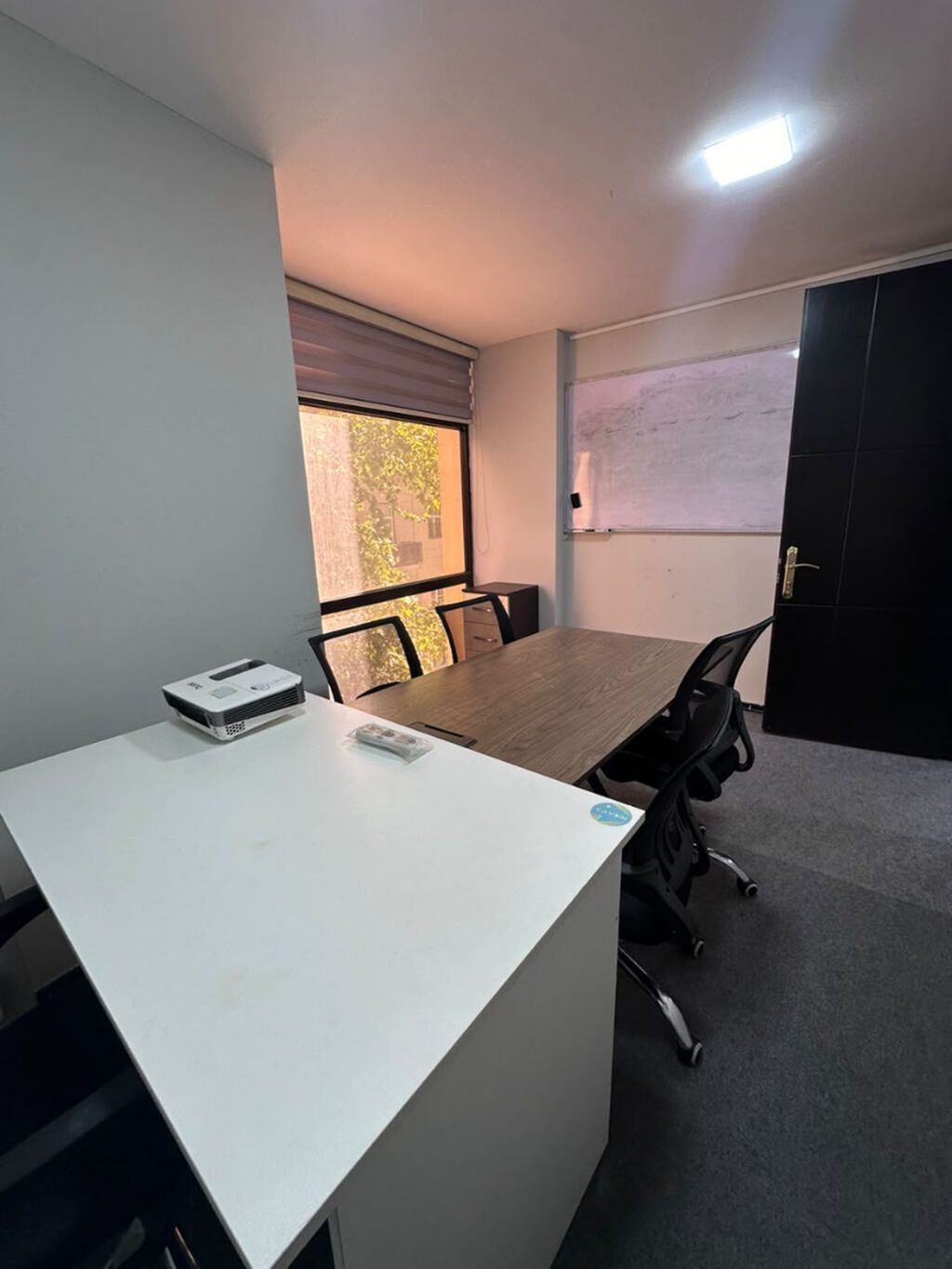 OFİS OTAĞI İCARƏYƏ VERİLİR Ünvan: Həsən Abdullayev 11. İçərişəhər
