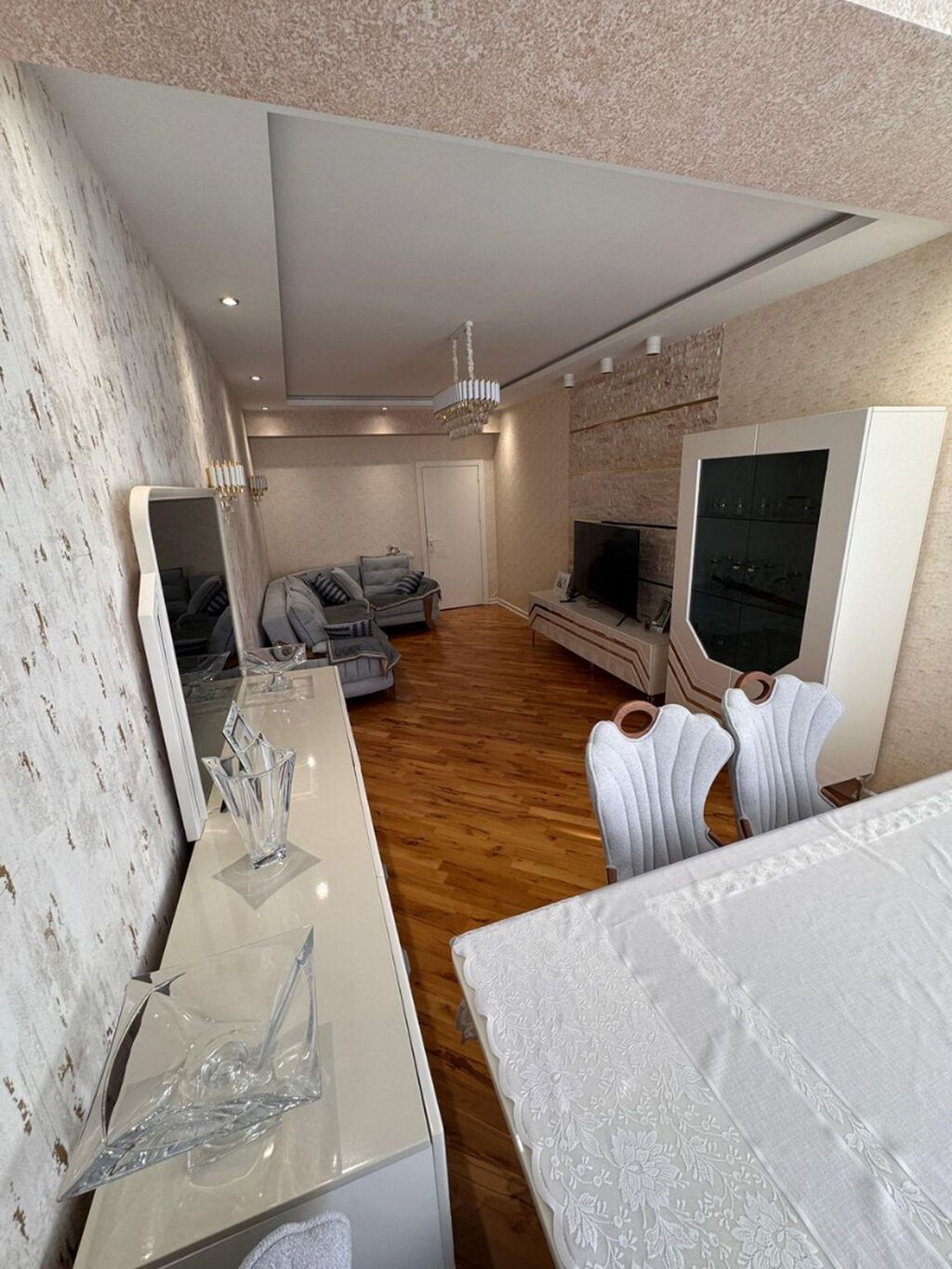 4 otaqlı, Yeni tikili, 135 kv. m