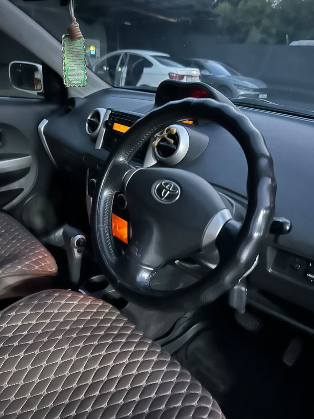 Toyota Ist: 2003 г., 1.5 л, Автомат, Бензин, Хэтчбэк: фото 5