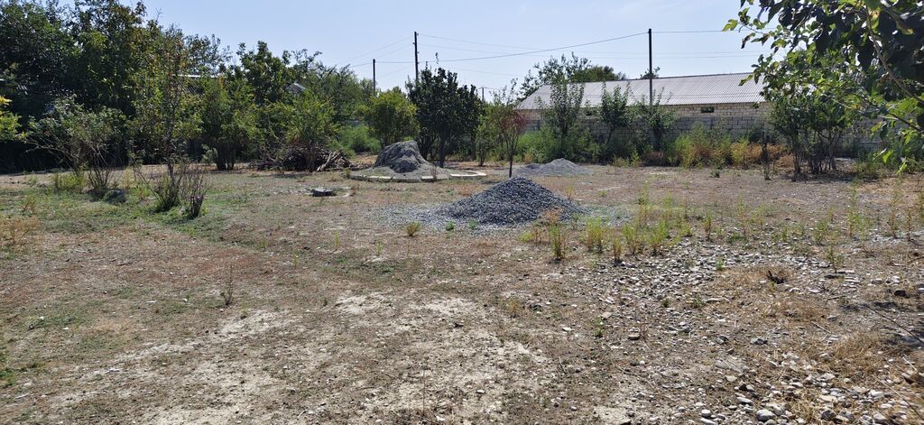 Satılır: yaşayış evi və torpaq sahəsi - Ünvana daxil olan hasarlı
