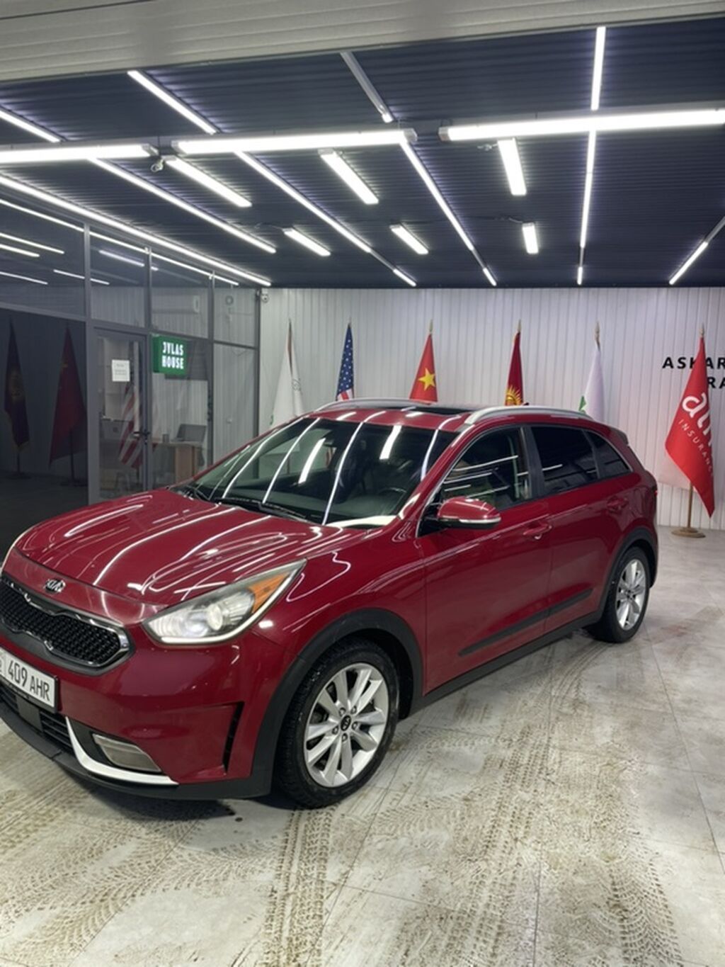 Kia Niro: 2017 г., 1.6 л, Автомат, Гибрид, Кроссовер: фото 3
