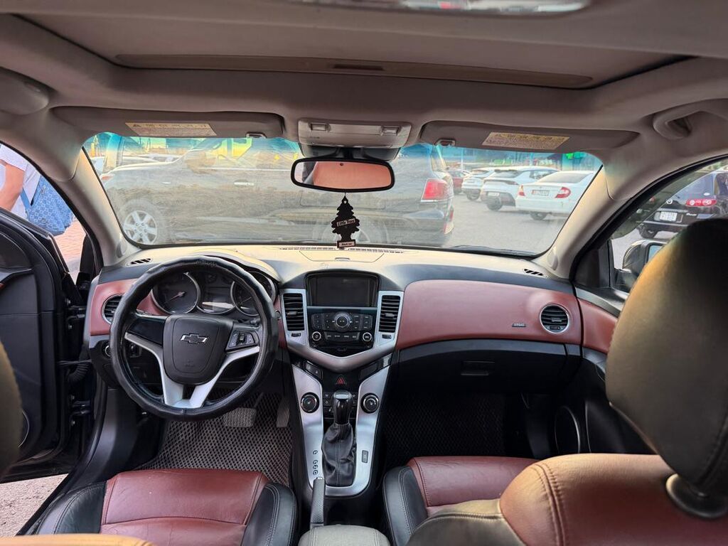 Chevrolet Cruze: 2010 г., 1.8 л, Автомат, Бензин, Седан: фото 8