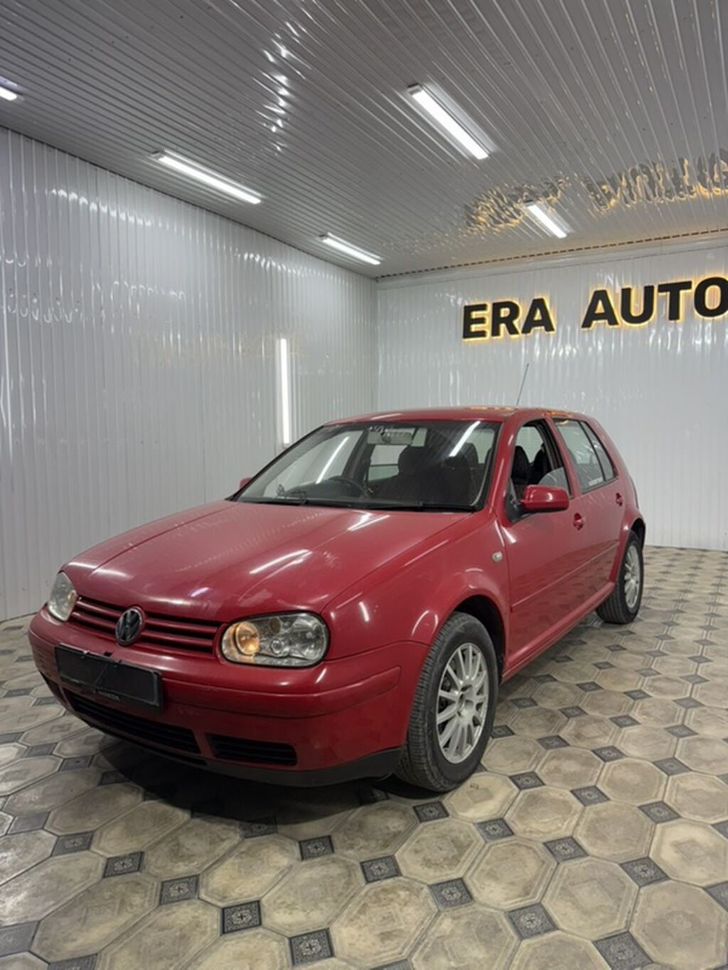 Volkswagen Golf: 2003 г., 1.8 л, Автомат, Бензин, Хэтчбэк: фото 1
