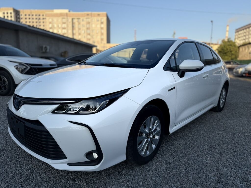 Toyota Corolla: 2022 г., 1.8 л, Вариатор, Гибрид, Хэтчбэк: фото 2