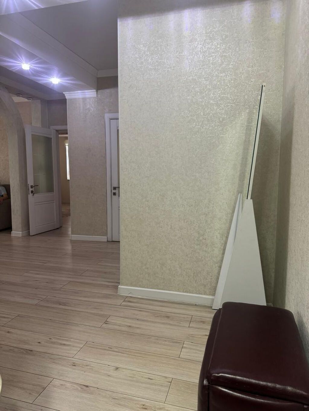 3 комнаты, 90 м², Джал мкр (в т.ч. Верхний, Нижний, Средний) Элитка, 9 этаж, Евроремонт: фото 2