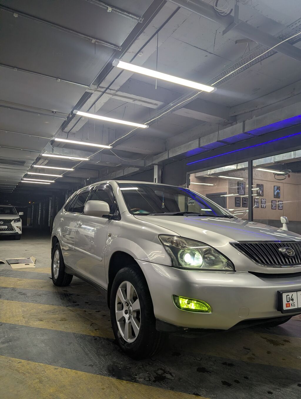 Toyota Harrier: 2004 г., 3 л, Автомат, Газ, Кроссовер: фото 2