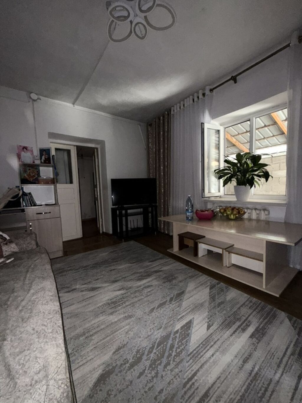 3 комнаты, 70 м², 2300 соток, Бишкек: фото 1