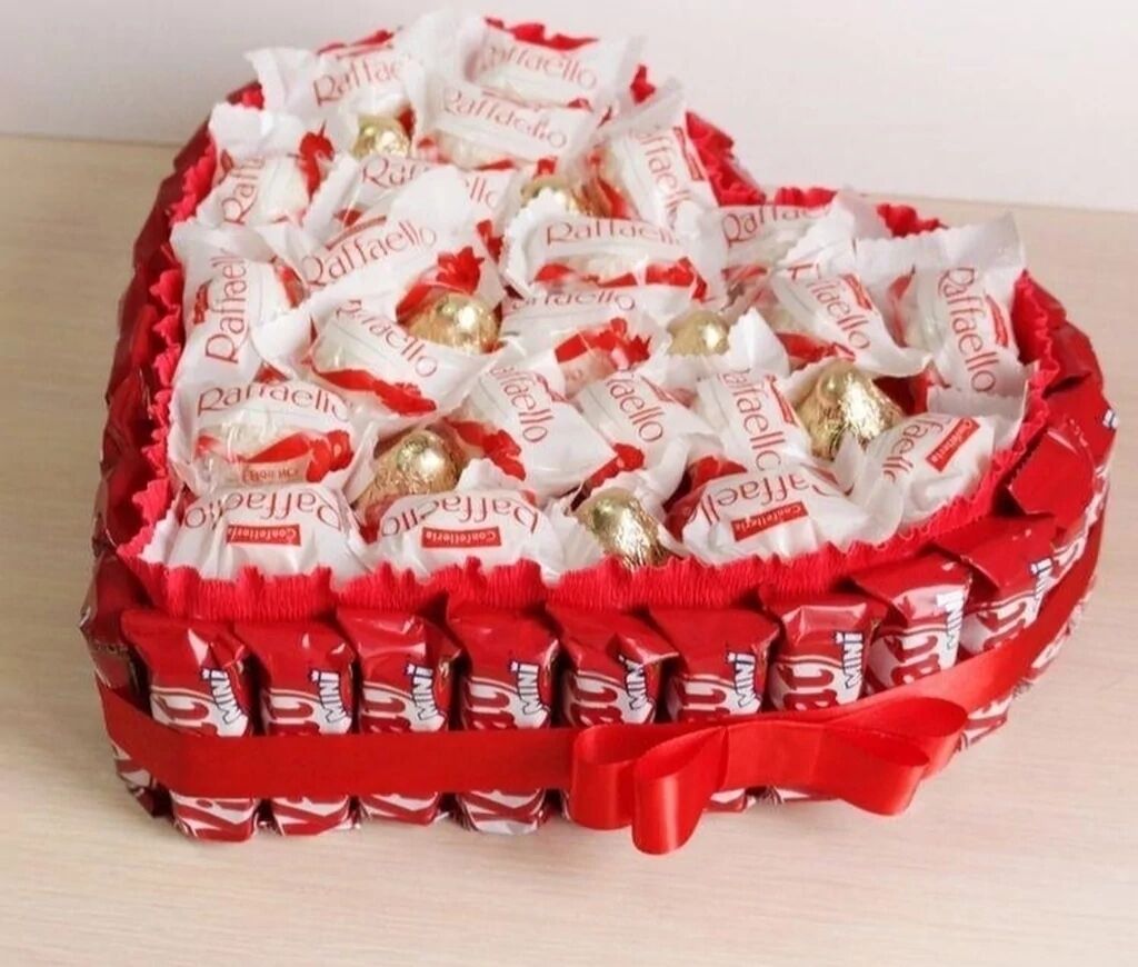 Сердце из конфет