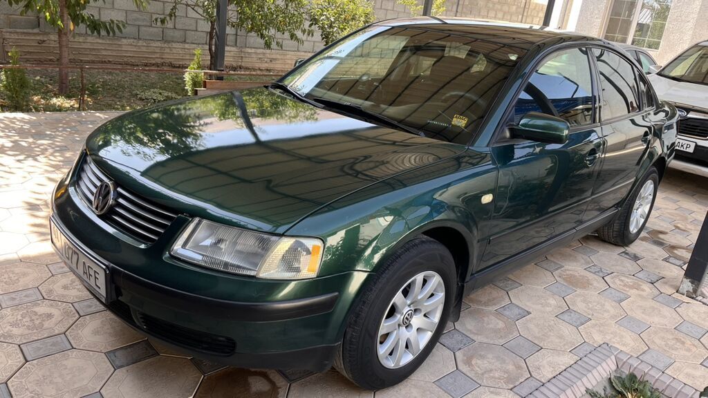 Volkswagen Passat: 1999 г., 1.6 л, Механика, Бензин, Седан: фото 1