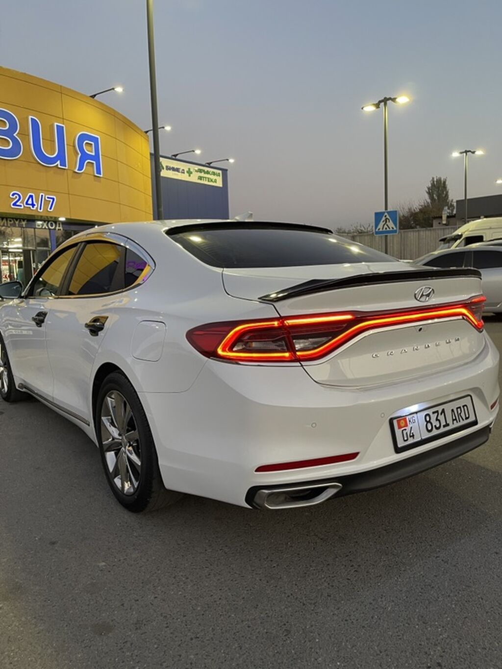 Hyundai Grandeur: 2018 г., Газ, Седан: фото 3