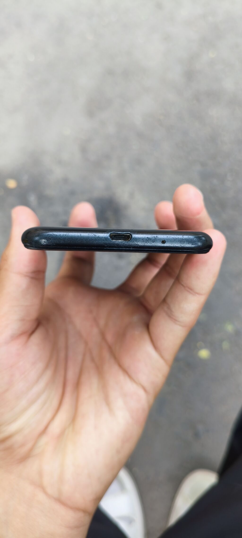 Samsung Galaxy A01, Б/у, 16 ГБ, цвет - Черный, 2 SIM: фото 3