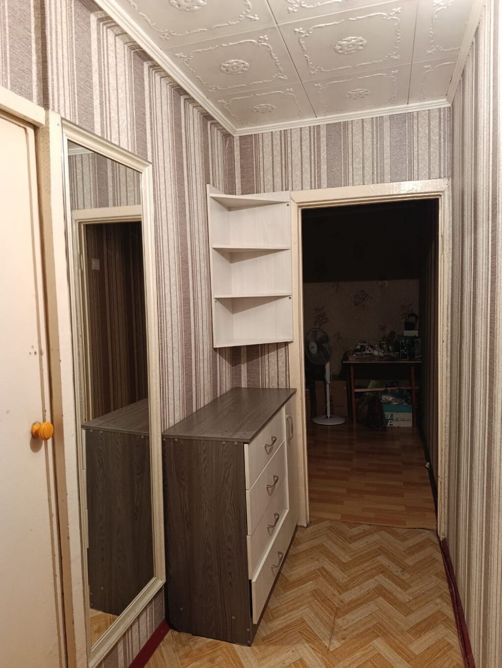 2 комнаты, 42 м², Кудайберген авторынок 104 серия, 3 этаж, Старый ремонт: фото 2