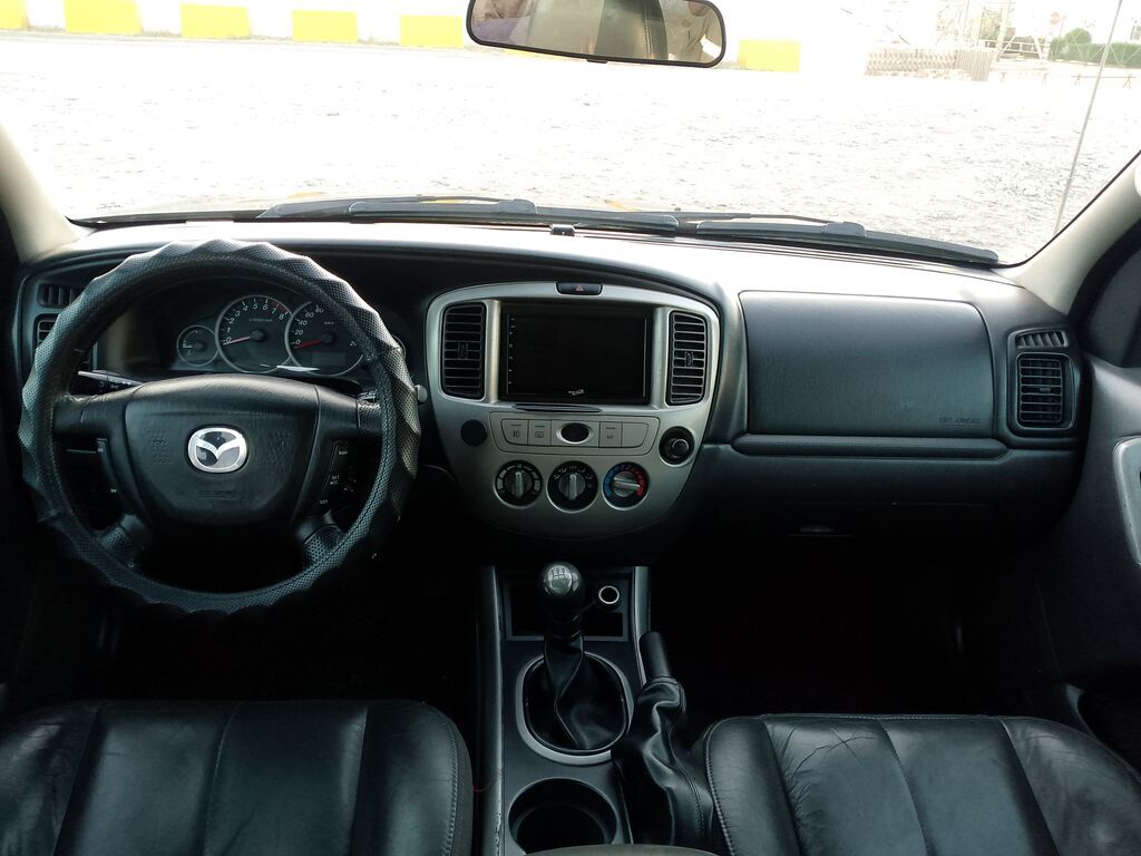 Mazda Tribute: 2004 г., 2.3 л, Механика, Бензин, Кроссовер: фото 2