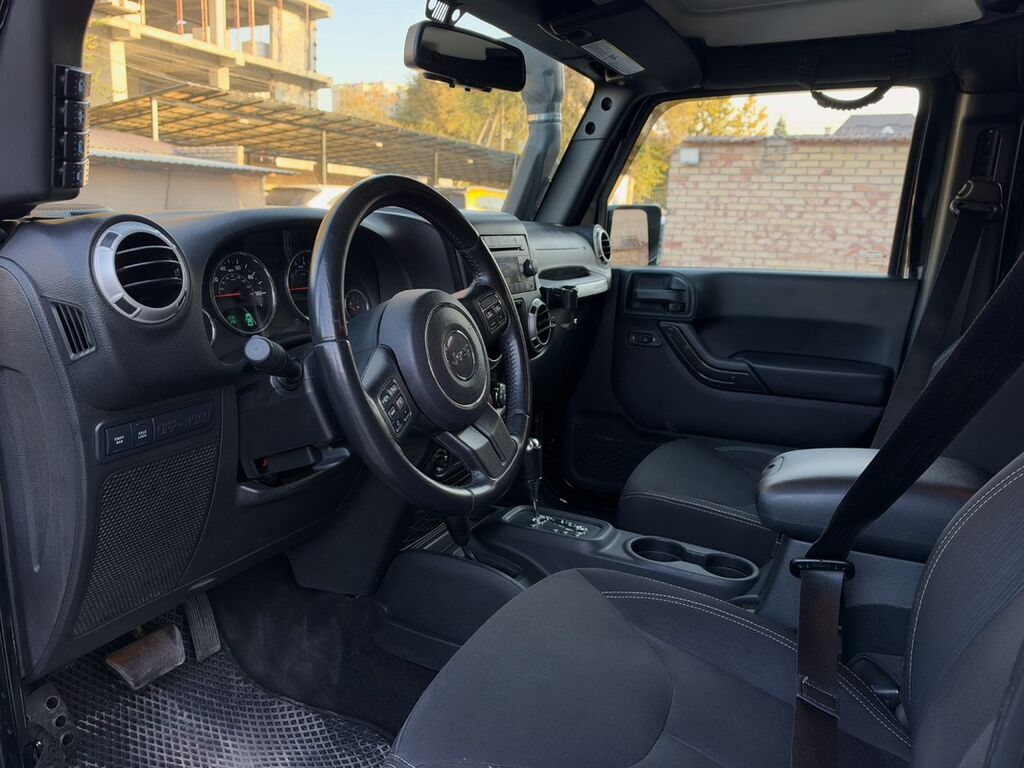 Jeep Wrangler: 2016 г., 3.6 л, Бензин, Внедорожник: фото 8