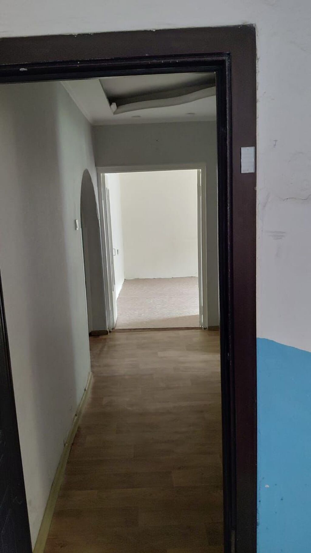 3 комнаты, 71 м², 105 серия, 1 этаж, Косметический ремонт: фото 2