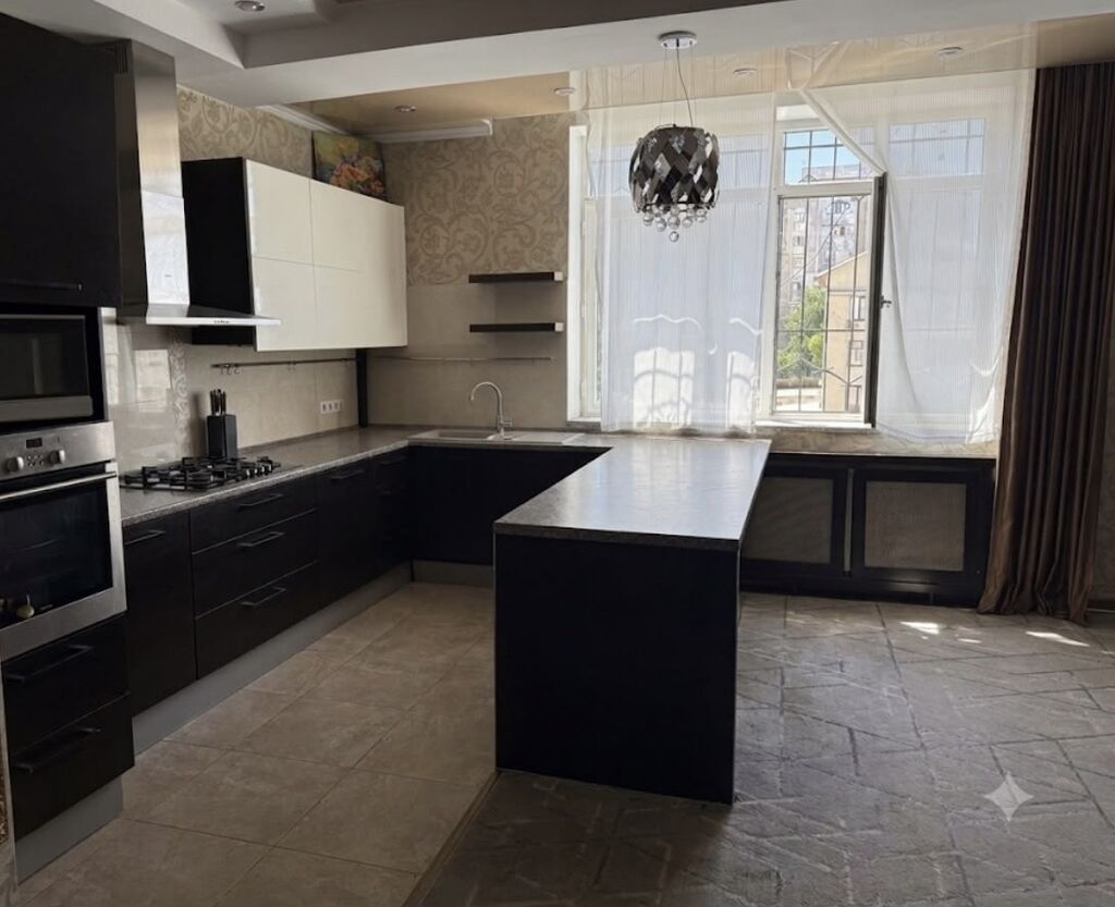 Продается 3-комнатная квартира, 187 м², 3 этаж: фото 6