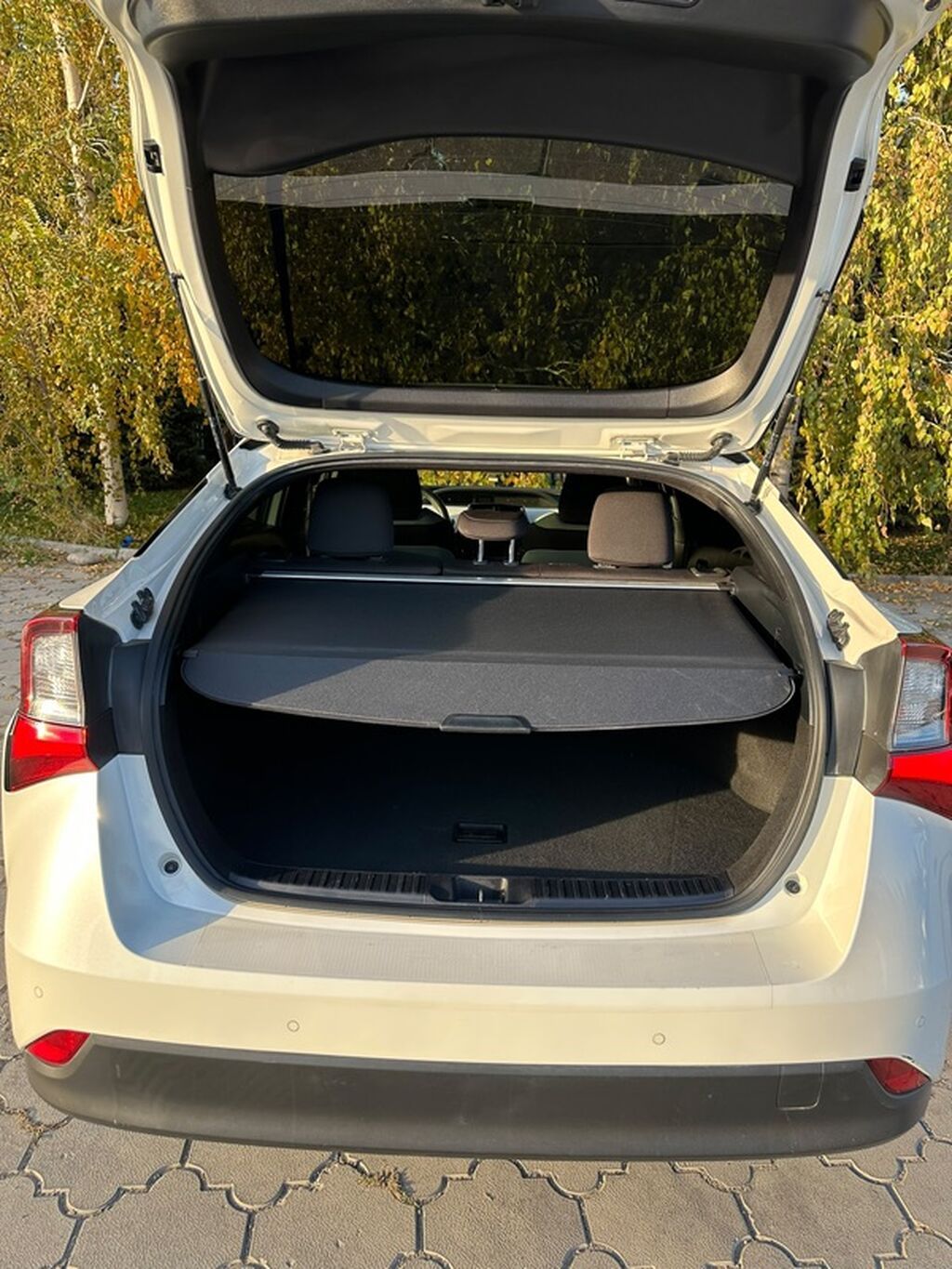 Toyota Prius: 2019 г., 1.8 л, Автомат, Гибрид, Хэтчбэк: фото 6