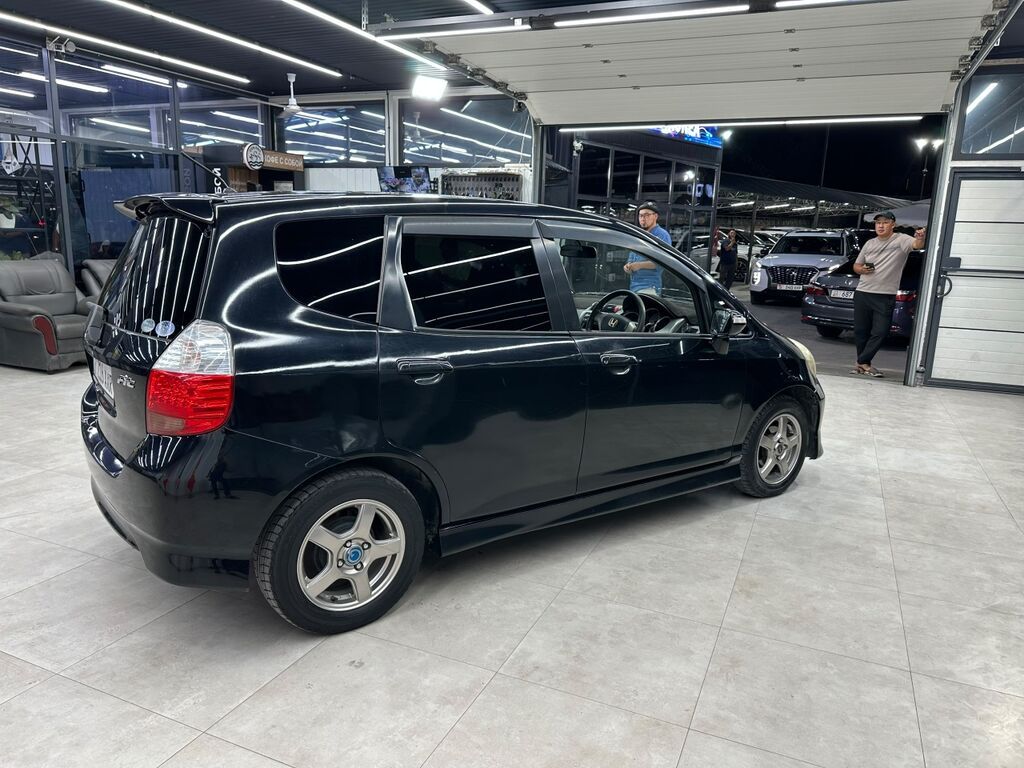 Honda Fit: 2004 г., Автомат, Хэтчбэк: фото 4