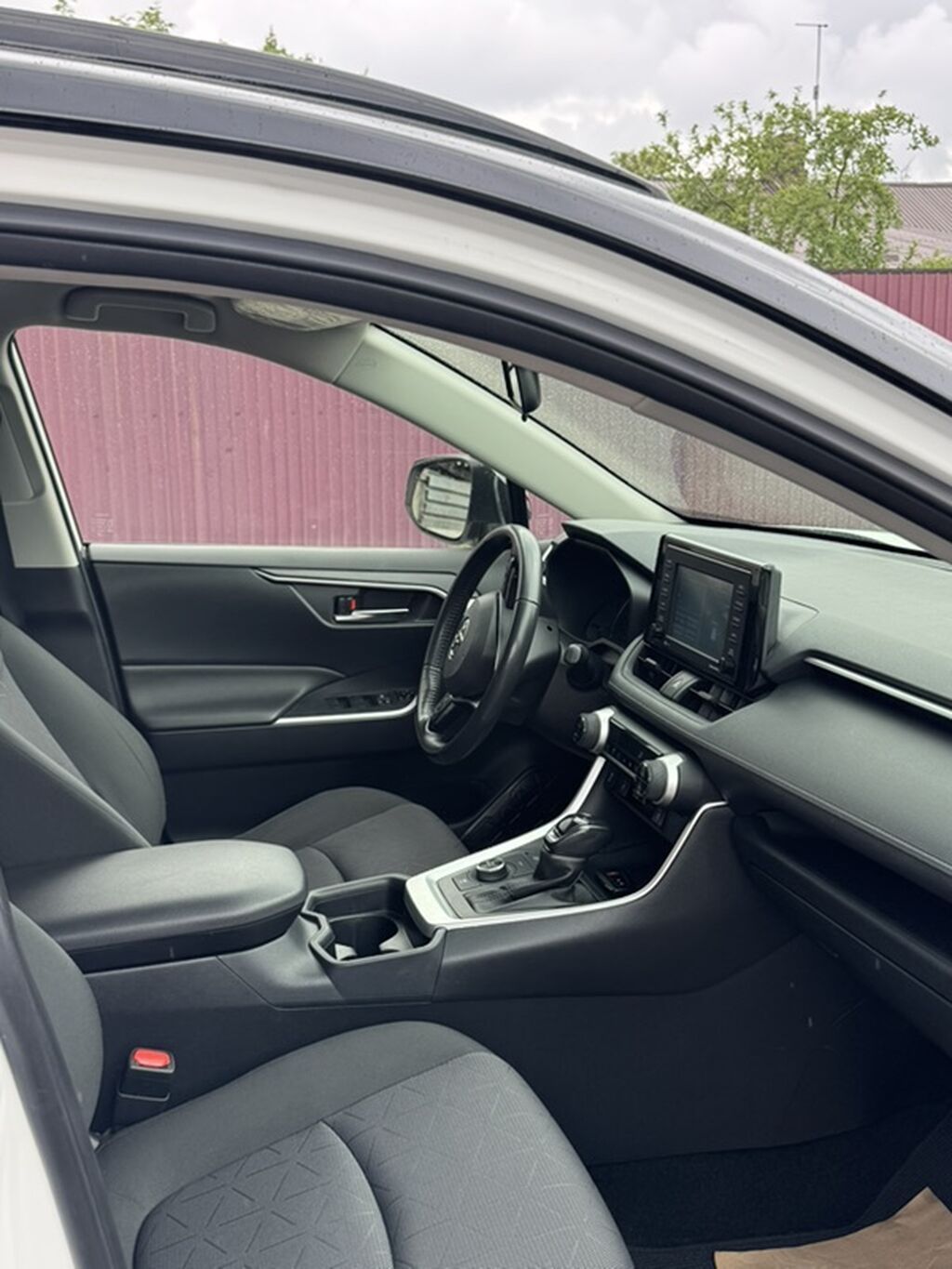 Toyota RAV4: 2019 г., 2.5 л, Автомат, Гибрид, Кроссовер — фото 6