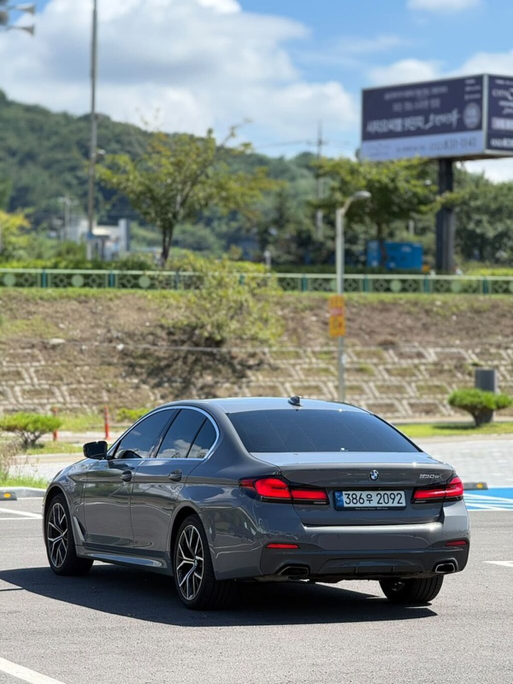 BMW 5 series: 2021 г., 2 л, Автомат, Гибрид, Седан: фото 4