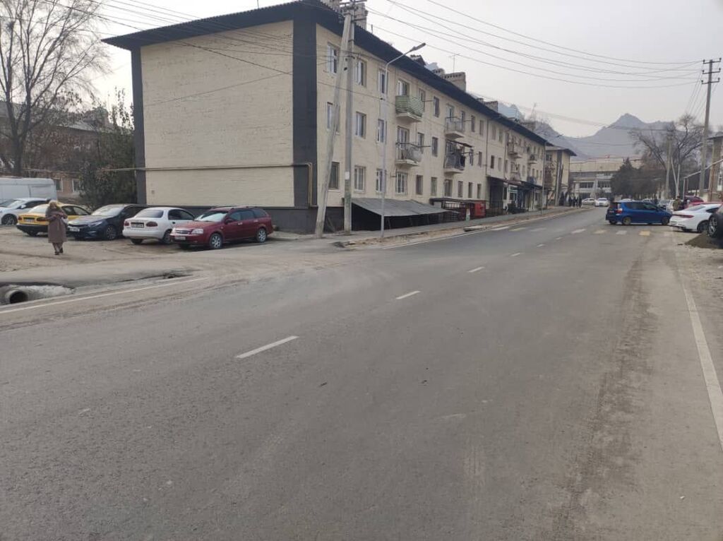 Продам 2-комн. квартиру 42 м², цокольный этаж, центр Оша: фото 2