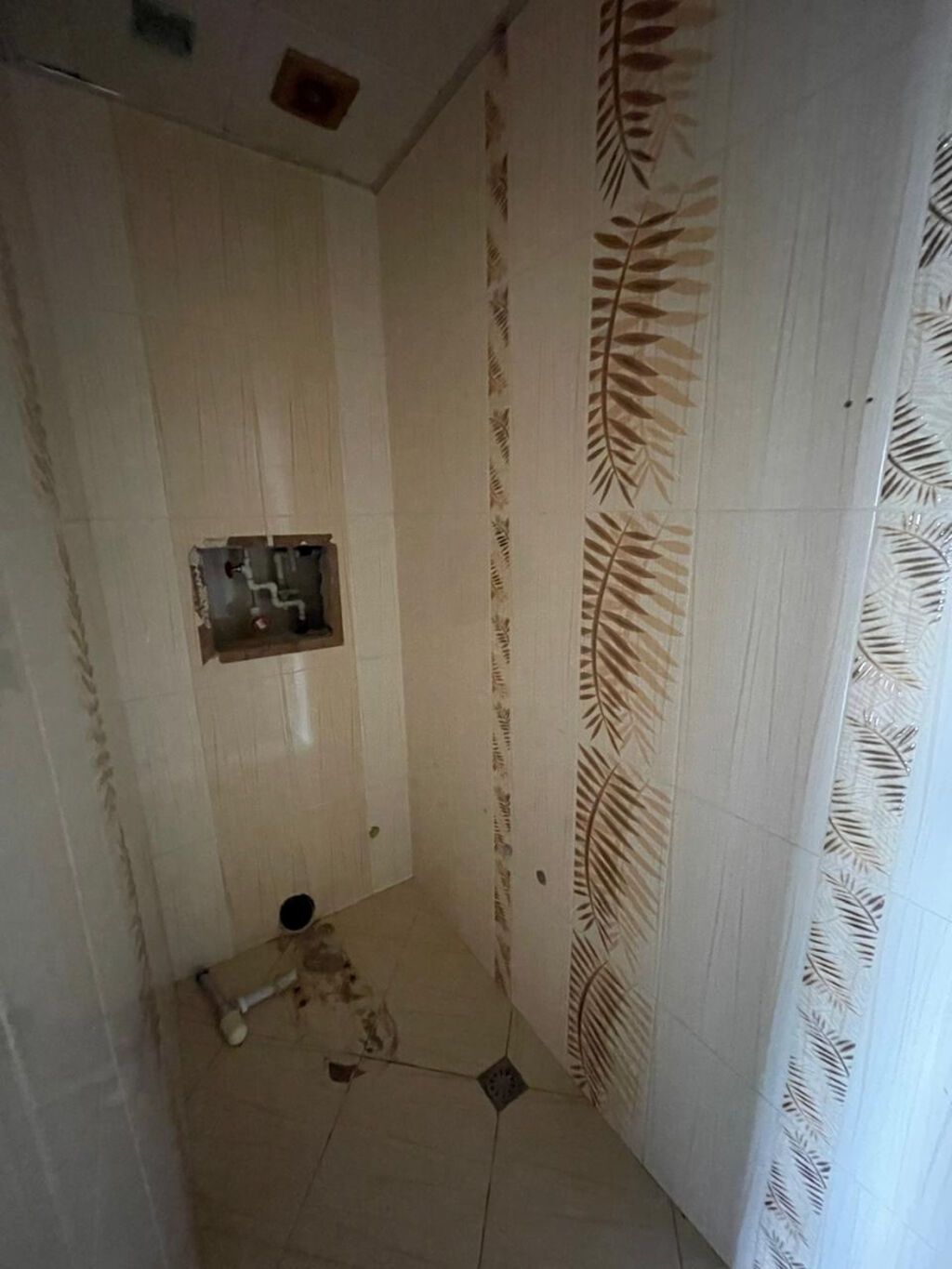 Bakı, 3 otaqlı, Köhnə tikili, m. Elmlər Akademiyası, 100 kv. m