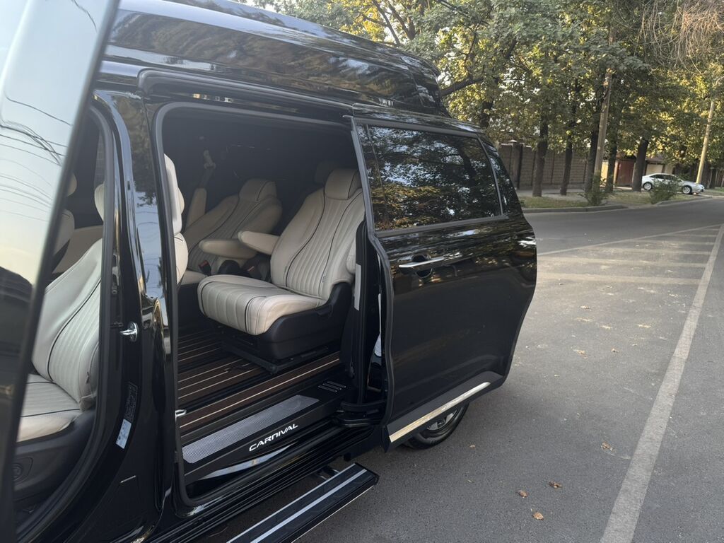 Kia Carnival: 2022 г., Минивэн: фото 3