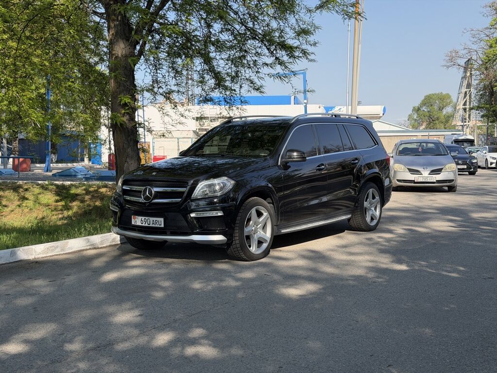 Mercedes-Benz GL-Class: 2012 г., 4.7 л, Автомат, Бензин, Внедорожник: фото 2