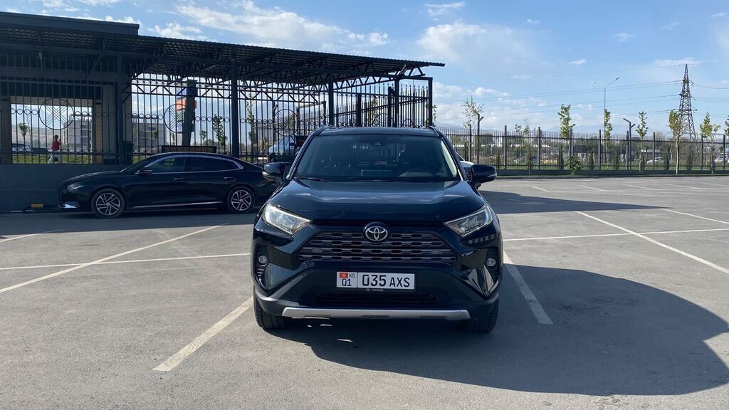 Toyota RAV4: 2019 г., 2.5 л, Автомат, Бензин, Кроссовер: фото 2