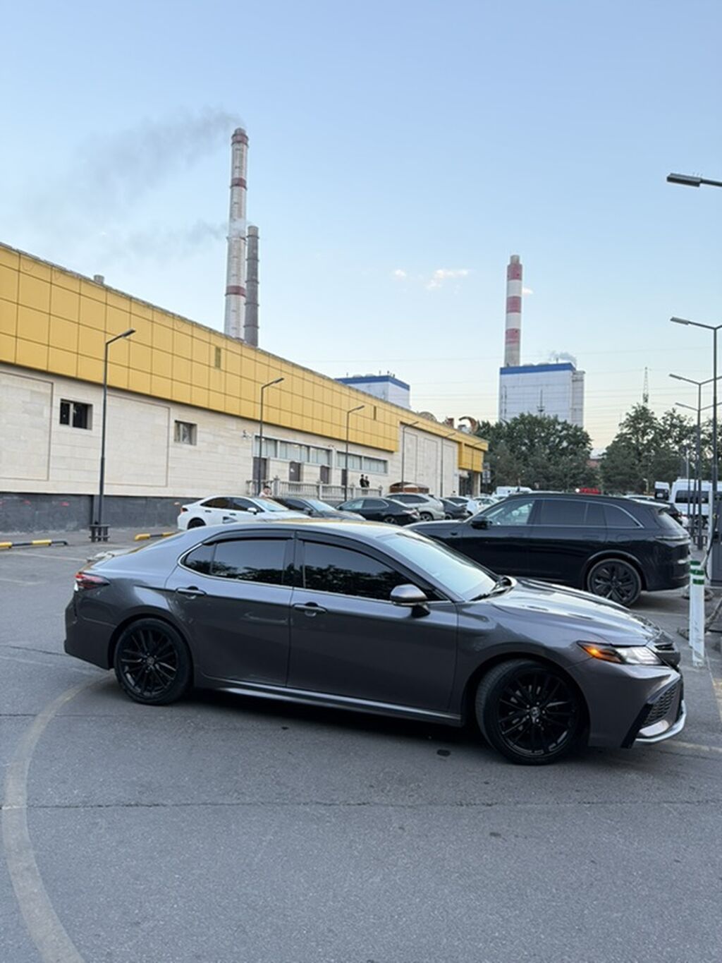 Toyota Camry: 2022 г., 2.5 л, Автомат, Бензин, Седан: фото 4