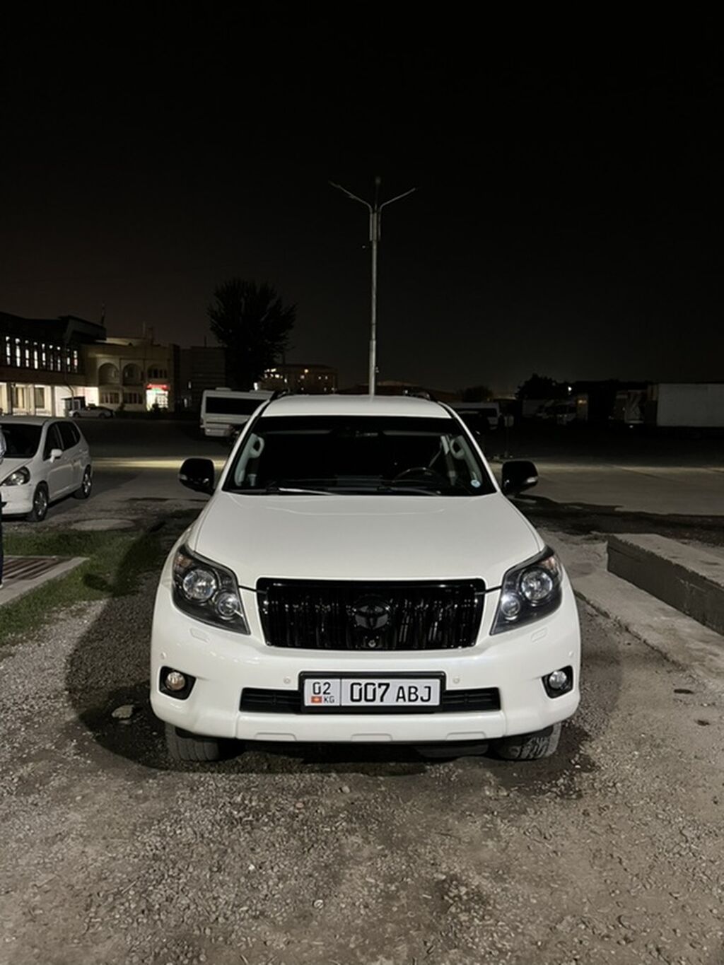 Toyota Land Cruiser Prado: 2010 г., 4 л, Автомат, Газ, Внедорожник: фото 1