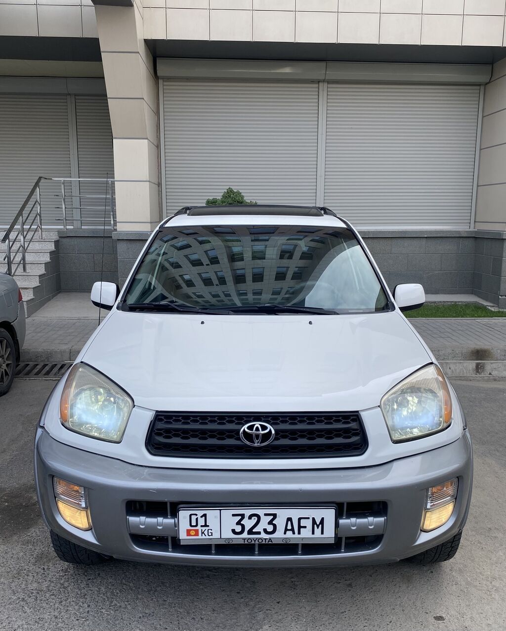 Toyota RAV4: 2001 г., 2 л, Автомат, Бензин, Кроссовер: фото 2