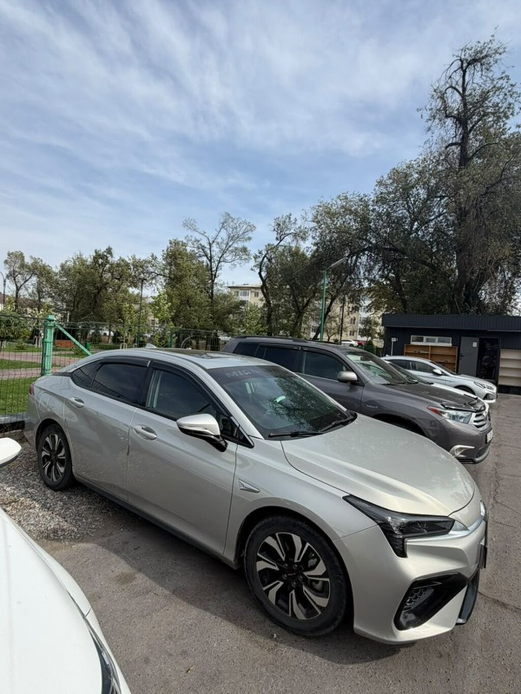 GAC aion s 460 км Пробег 140000 Состояние аккумулятора 90% Салон: фото 1