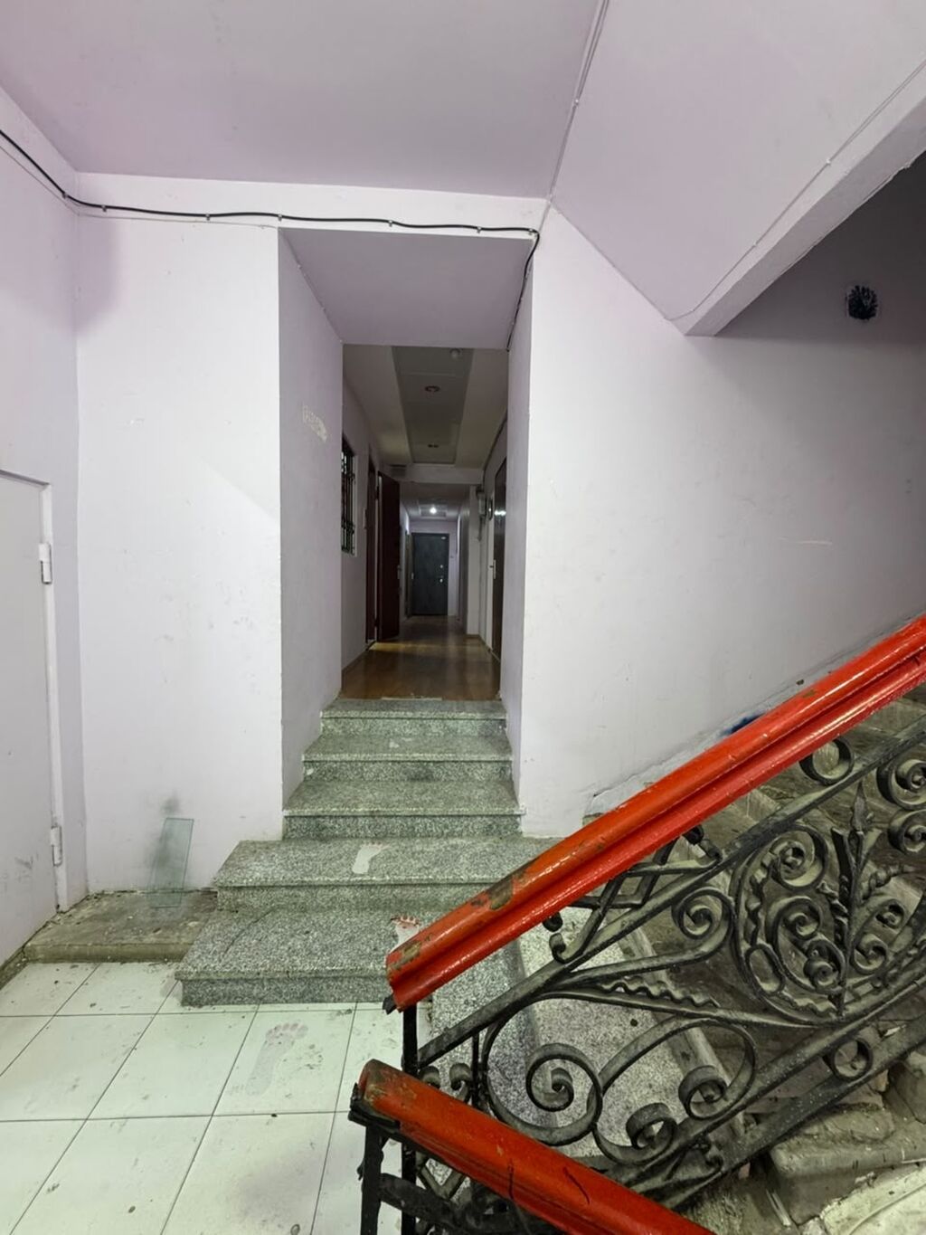 Bakı, 20-ci sahə, 2 otaqlı, Köhnə tikili, m. Sahil, 85 kv. m