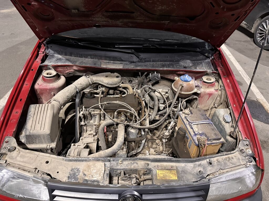 Volkswagen Vento: 1992 г., 1.8 л, Механика, Бензин, Седан: фото 5