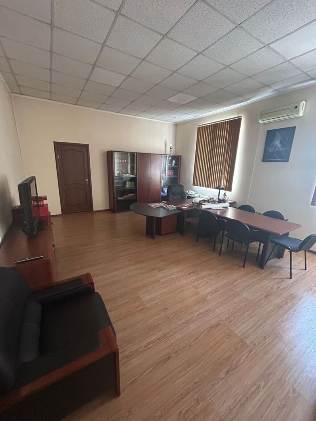 Аренда офисов, 300 м², В административном здании, С системой безопасности, С юридическим адресом